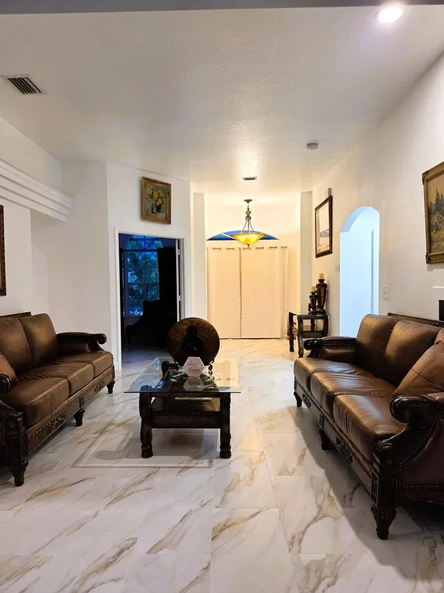 Residence photo 14