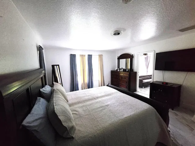 Residence photo 17