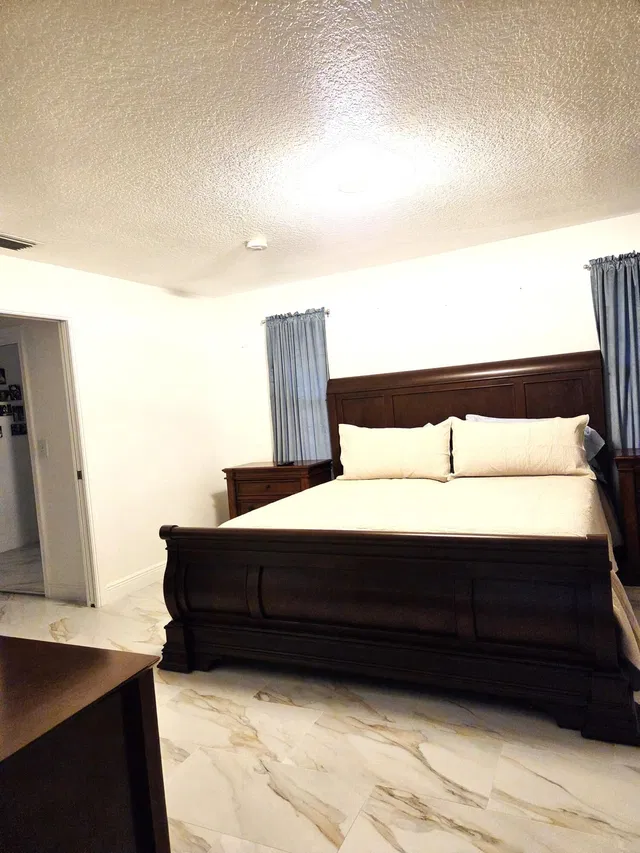 Residence photo 18