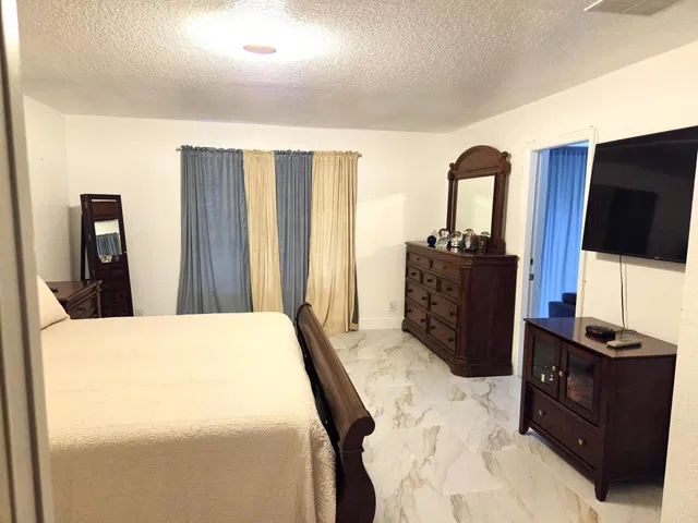 Residence photo 19