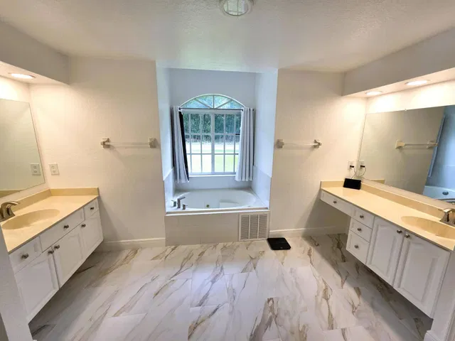 Residence photo 23