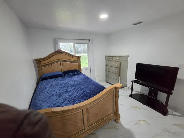 Residence photo 32
