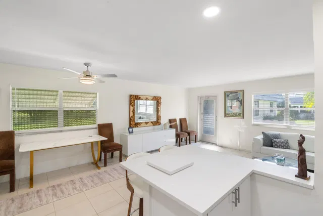 Residence photo 5