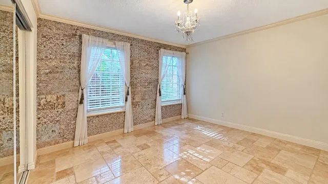 Residence photo 26