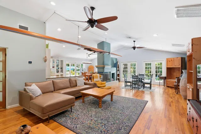 Residence photo 6