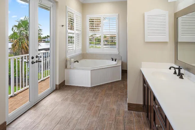 Residence photo 30