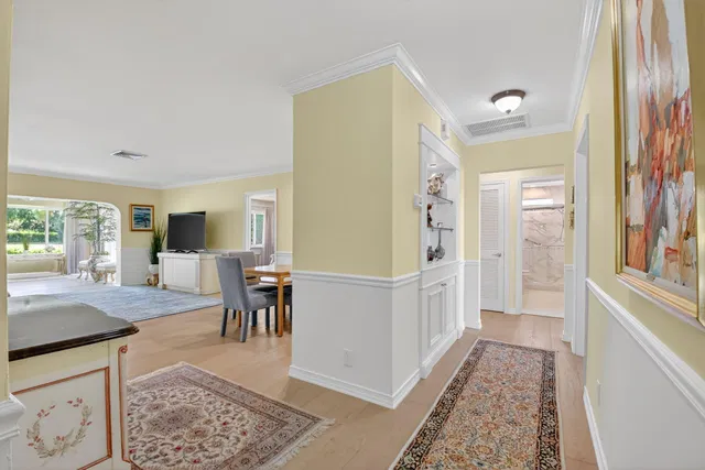 Residence photo 2