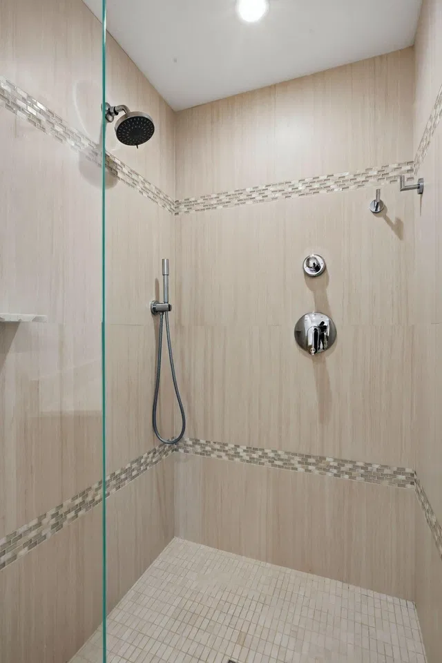 Unit A-115 photo 20