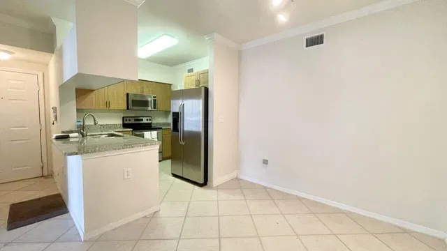 Residence photo 2