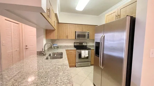 Residence photo 3