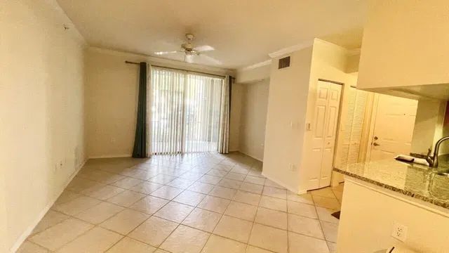 Residence photo 4