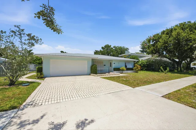 Residence photo 2