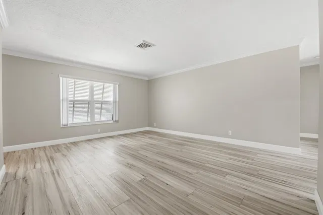 Residence photo 4