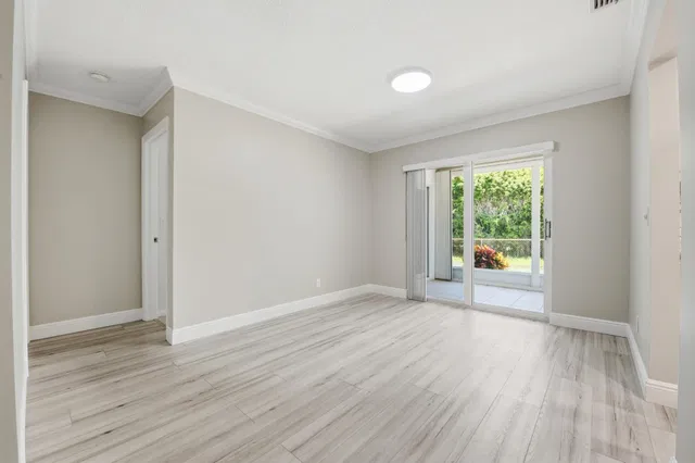 Residence photo 16