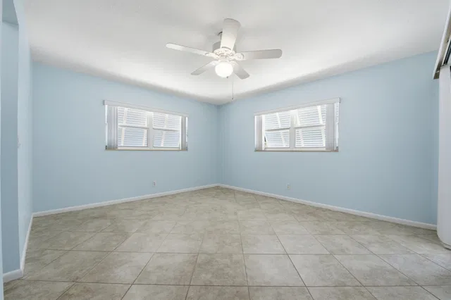 Residence photo 17