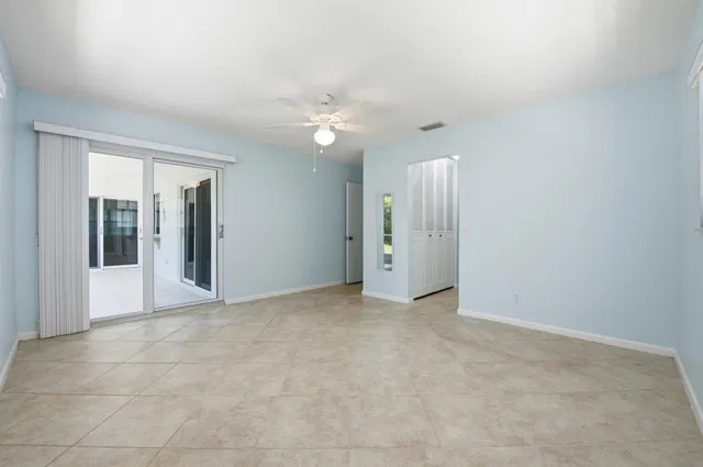 Residence photo 18