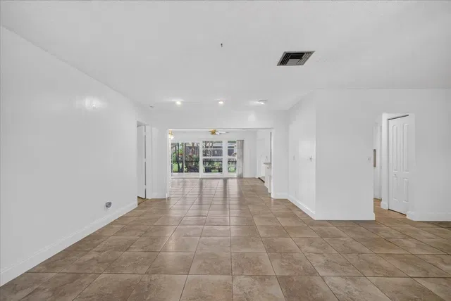 Residence photo 3