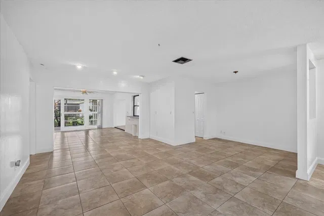 Residence photo 4