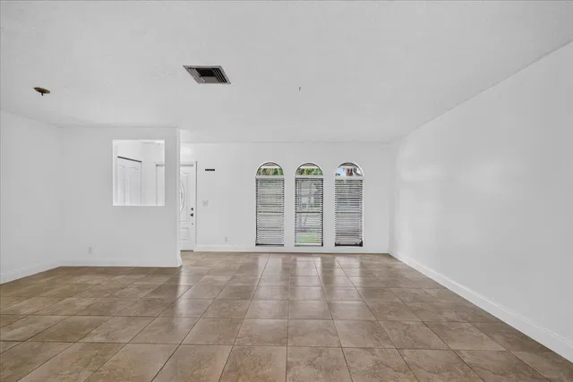 Residence photo 5