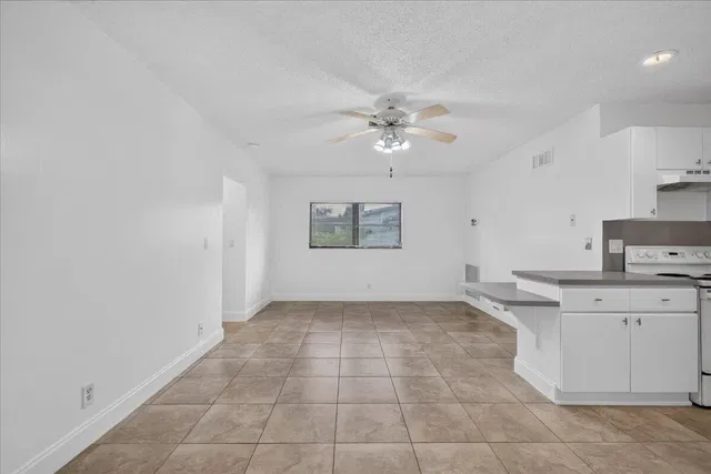 Residence photo 12