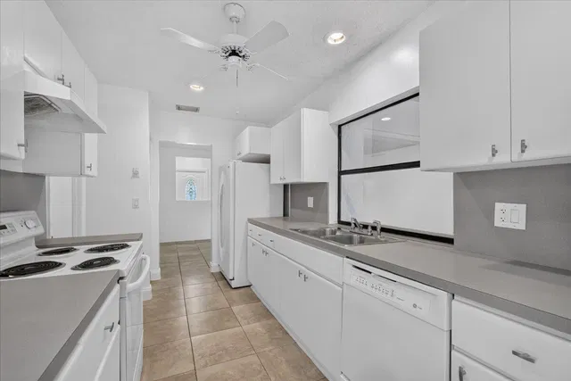 Residence photo 15