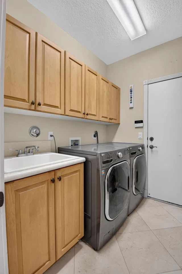 Residence photo 29