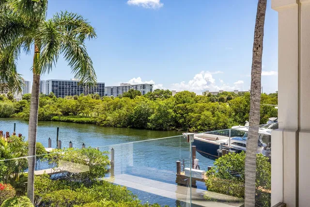 Harbour Isles Residence photo 24