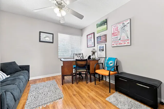 Residence photo 25
