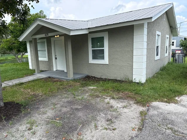 Residence photo 3