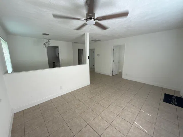 Residence photo 8