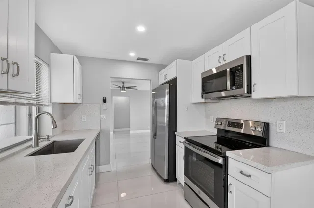 Residence photo 2