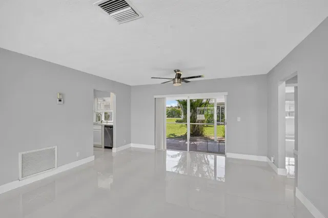 Residence photo 8