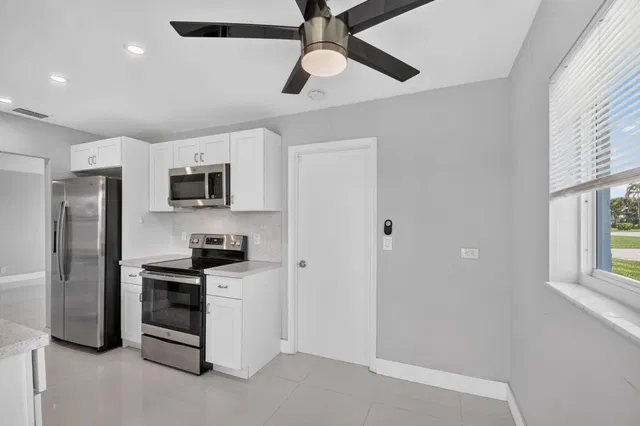 Residence photo 19