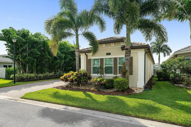 Residence photo 3