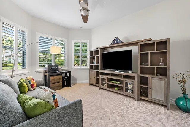Residence photo 18