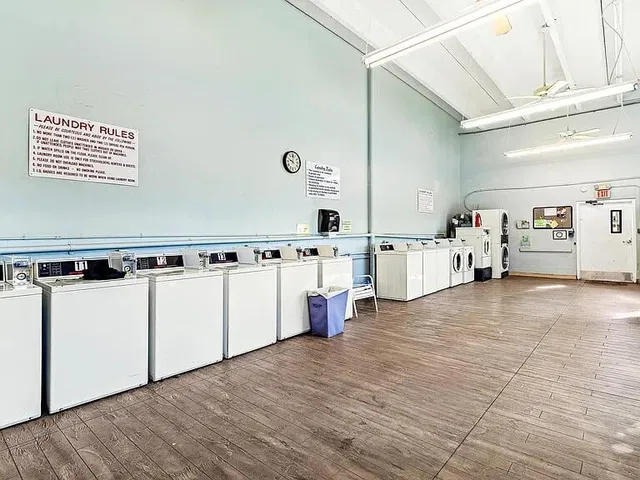  Unit E photo 29