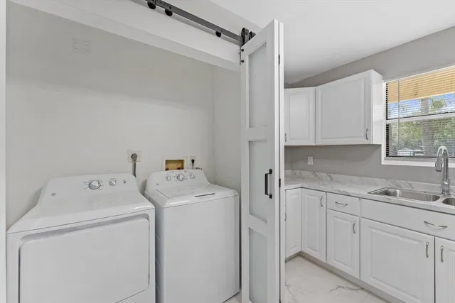Residence photo 6