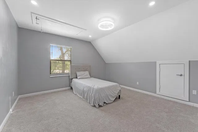 Residence photo 26