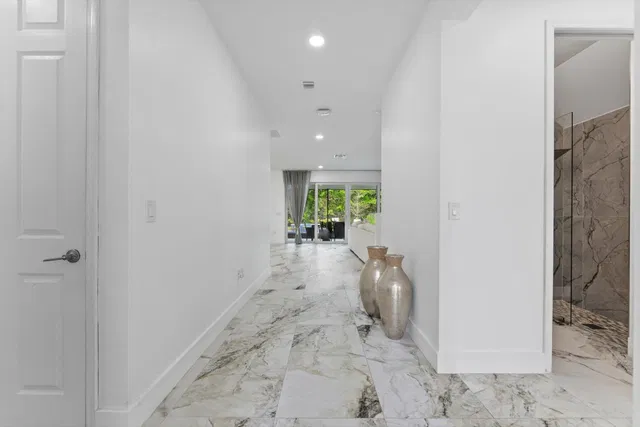 Residence photo 3