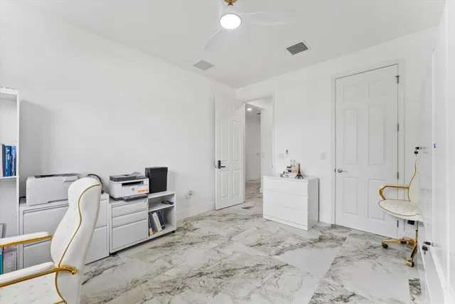 Residence photo 19