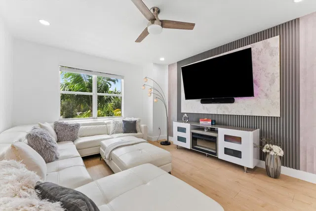 Residence photo 25