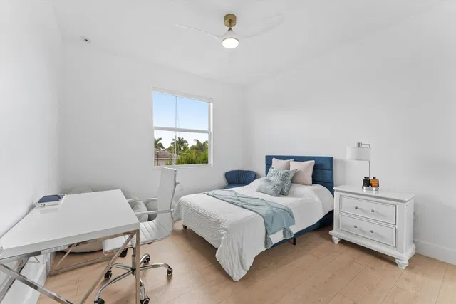 Residence photo 42