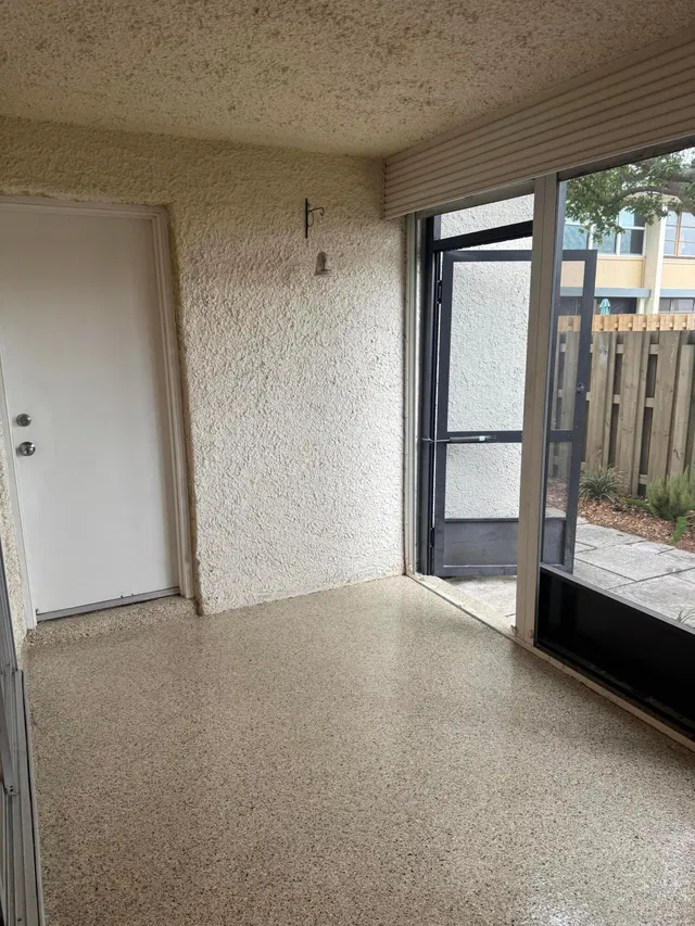 Residence photo 33