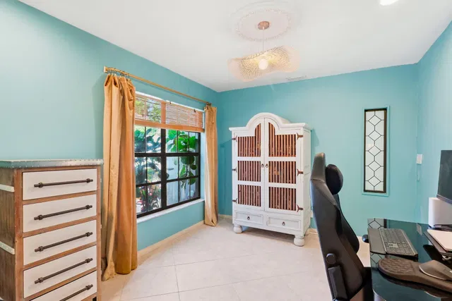  Residence photo 18