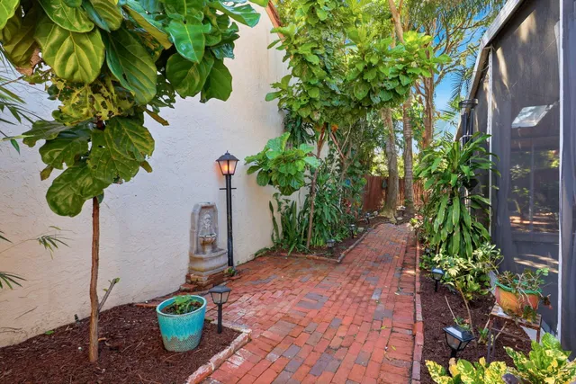  Residence photo 35