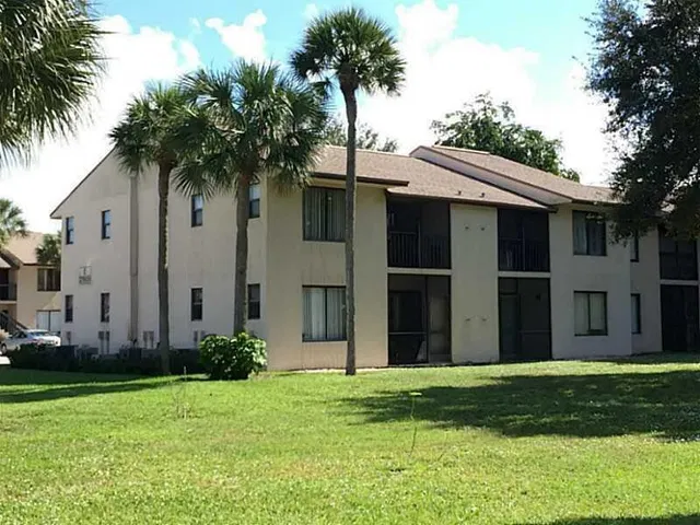 Unit 208 photo 2