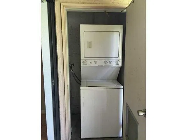 Unit 208 photo 14