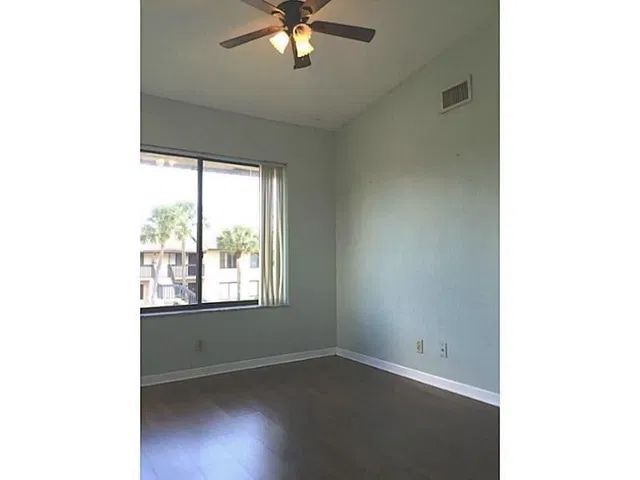 Unit 208 photo 15