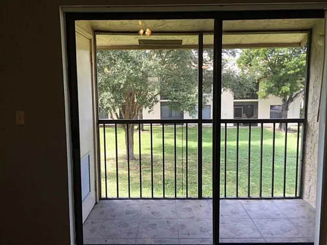 Unit 208 photo 18
