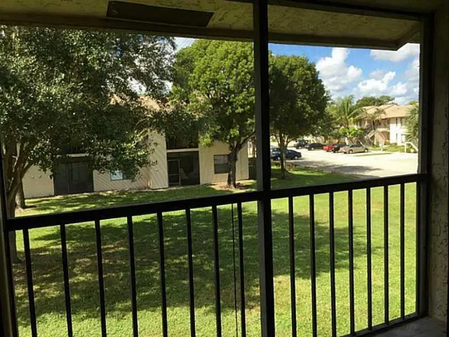 Unit 208 photo 19
